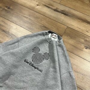 Vintage 90’s Walt Disney World Grey Crewneck Sweatshirt